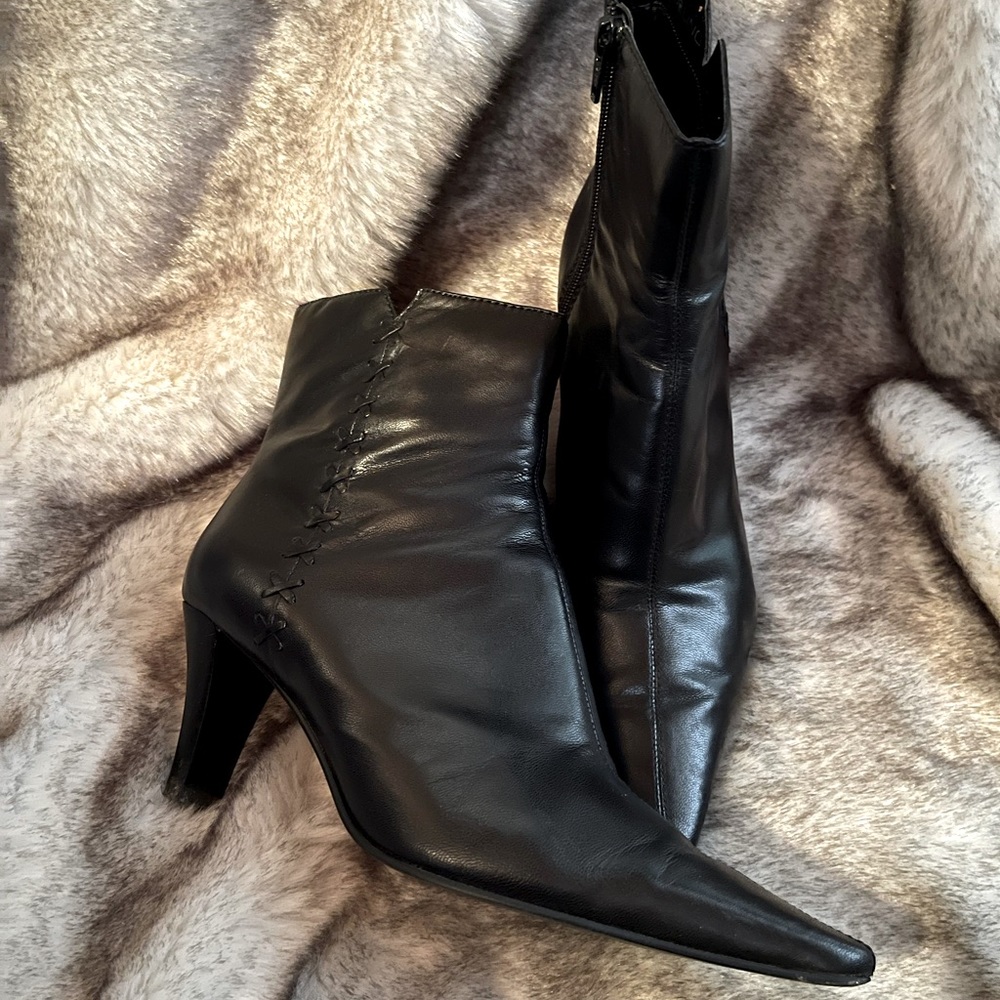 8.5 ankle black leather boots